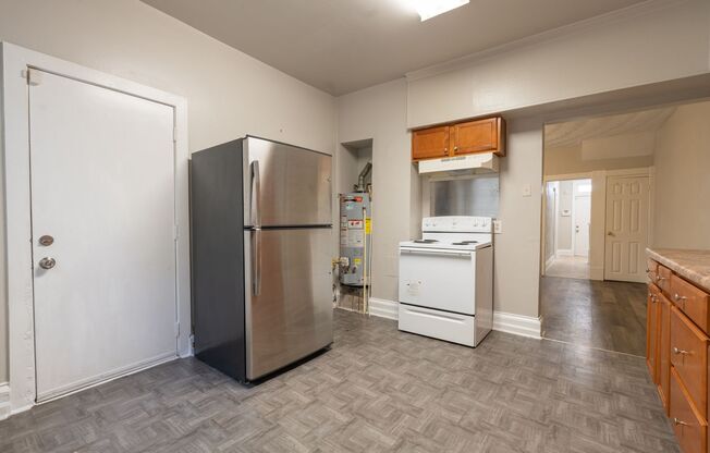 1 bed, 1 bath, 150 sqft, $700, Unit RB208 Poplar UNIT B