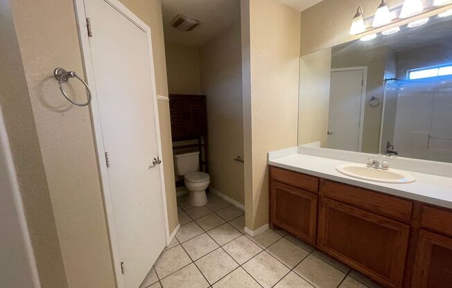 3 beds, 2 baths, $1,595