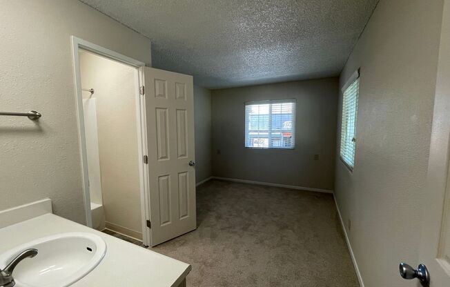 1 bed, 1 bath, $1,450, Unit 05