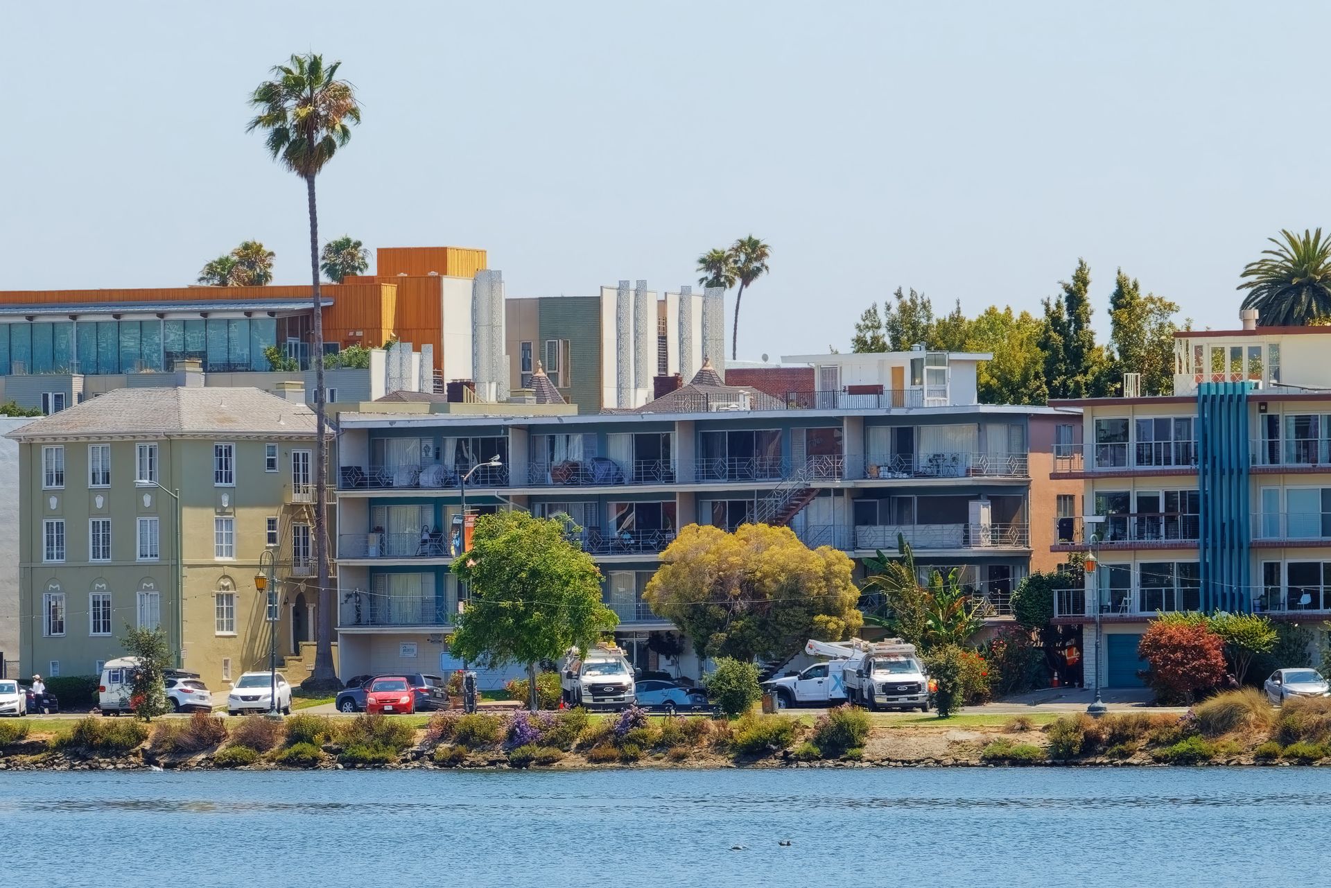 Lakeshore Gardens