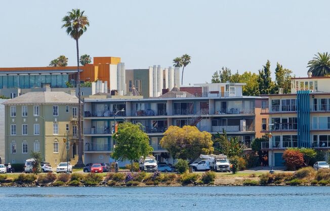 Lakeshore Gardens