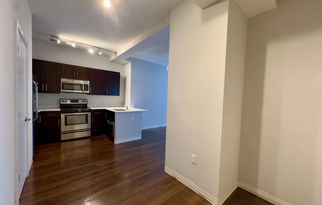 1 bed, 1 bath, 499 sqft, $1,525, Unit HA-712