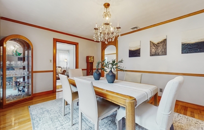 36 LORNA AVE