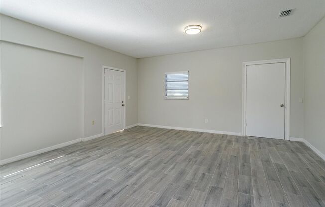 2 beds, 1 bath, $1,547, Unit Unit B