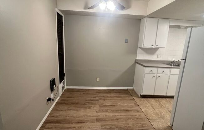 1 bed, 1 bath, 720 sqft, $955, Unit 14