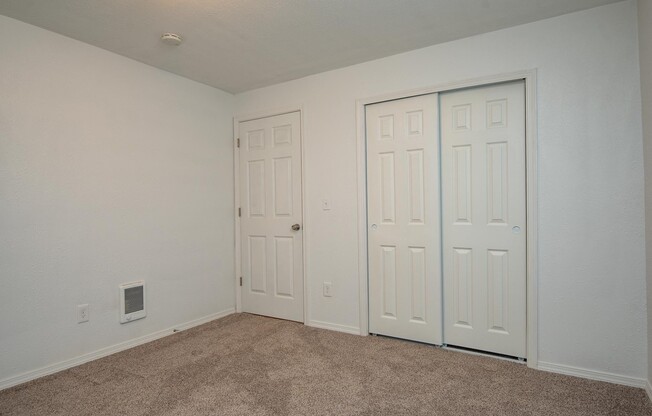 2 beds, 1 bath, 760 sqft, $1,375, Unit 75