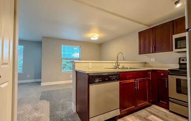 Gorgeous 2bd/2bth Lower Queen Anne Condo, $2,850/mo.