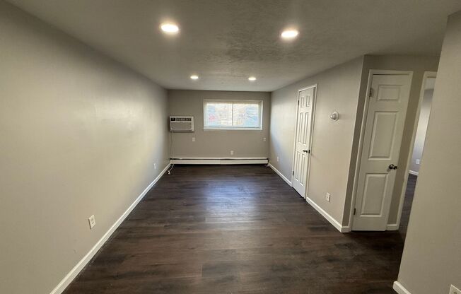 1 bed, 1 bath, 500 sqft, $925, Unit 106