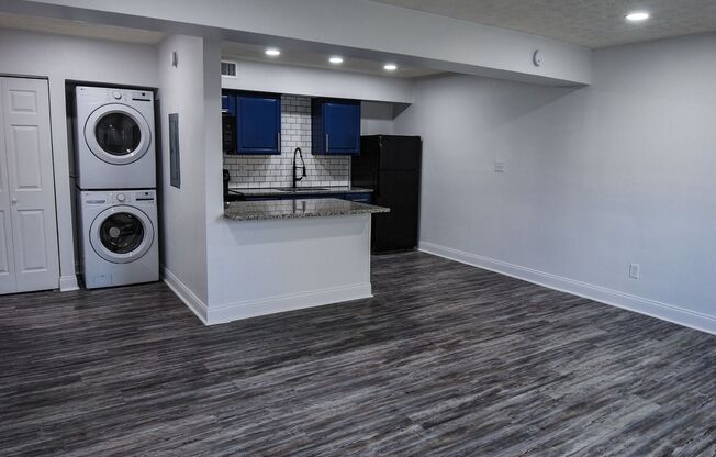 1 bed, 1 bath, 712 sqft, $1,095