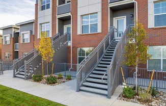 BROWNSTONES AT PALISADE PARK