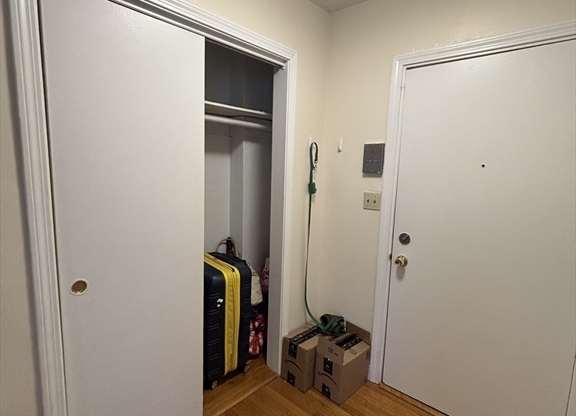 Studio, 1 bath, 700 sqft, $2,495, Unit F