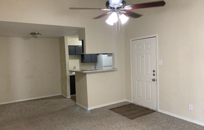 1 bed, 1 bath, 703 sqft, $875, Unit 2122