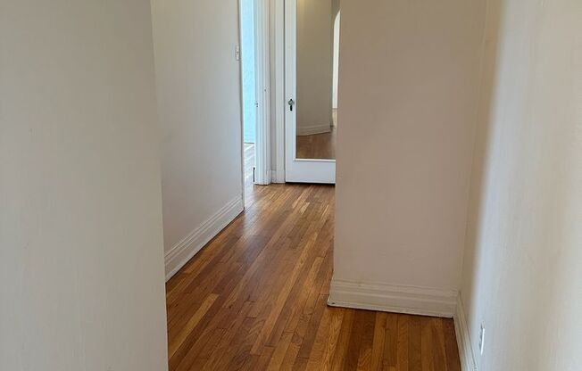 2 beds, 2 baths, 1,303 sqft, $2,165, Unit New King Edward  502