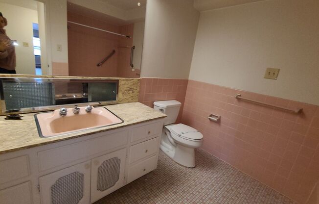 Avon Court Apartment Associates