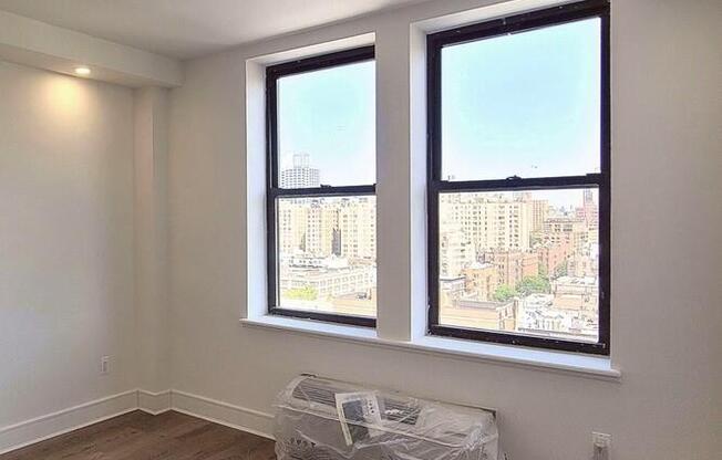 2 beds, 2 baths, $6,850, Unit 14R