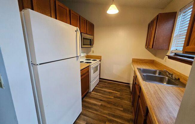 $1150 - Jefferson Square - MOVE IN SPECIAL