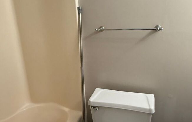 1 bed, 1 bath, 600 sqft, $1,190, Unit C1