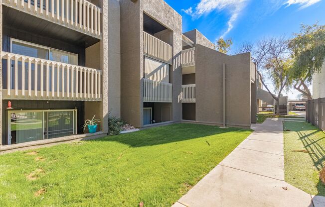 1 bed, 1 bath, 680 sqft, $1,095, Unit 220