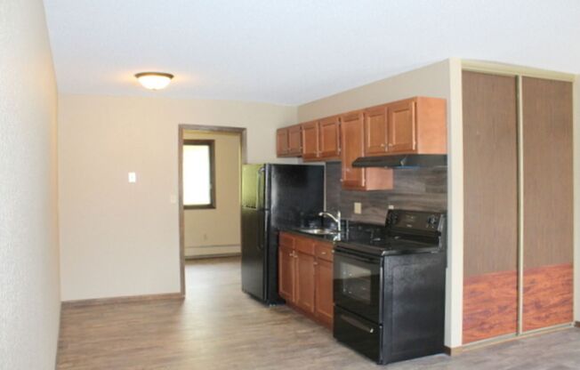 1 bed, 1 bath, 625 sqft, $895