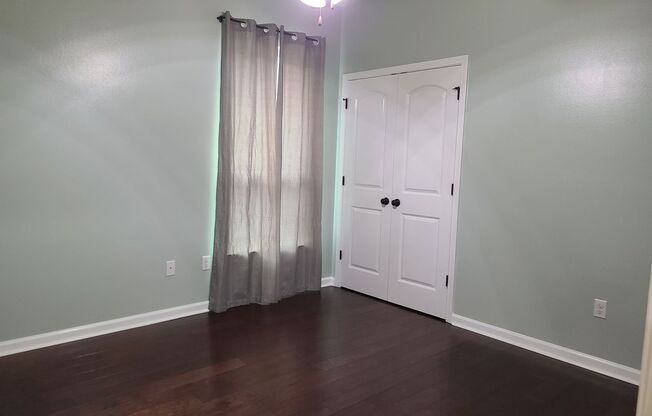 3 beds, 2 baths, $2,100