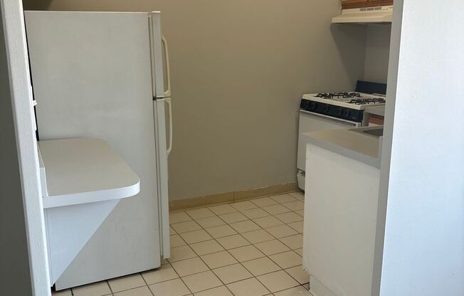Studio, 1 bath, 400 sqft, $1,200, Unit 923