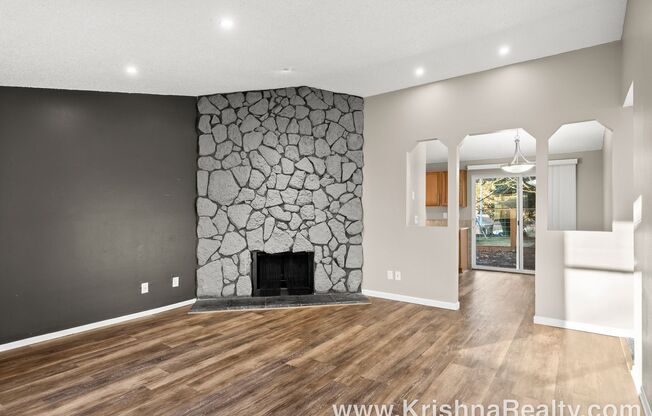 Renovated 2BD/1BA Duplex | Single-Level | Stoneridge – Tualatin