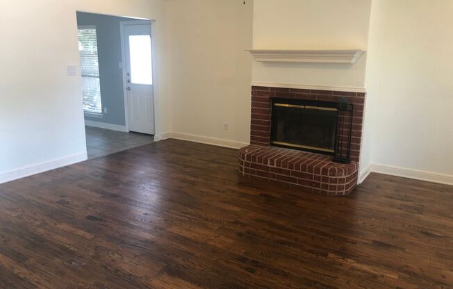 BEAUTIFUL BRICK HOME IN THE YORK MEADOW ADDITION!
