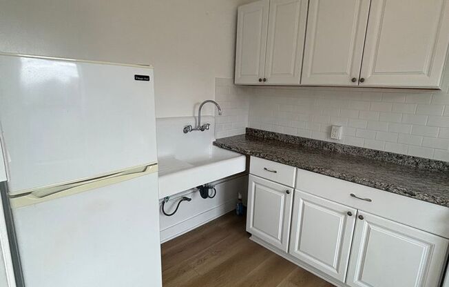 Verwood - 4673 Hollywood Blvd