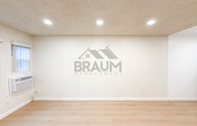 4636 LAUREL CANYON, LLC