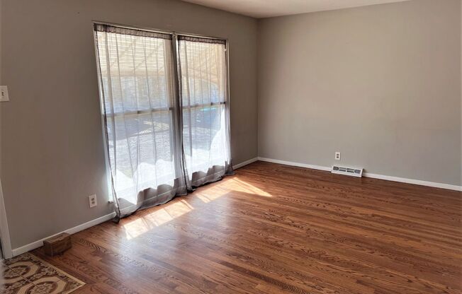 2 Bed 1 Bath  updated home - St. Louis' "The Hill" area