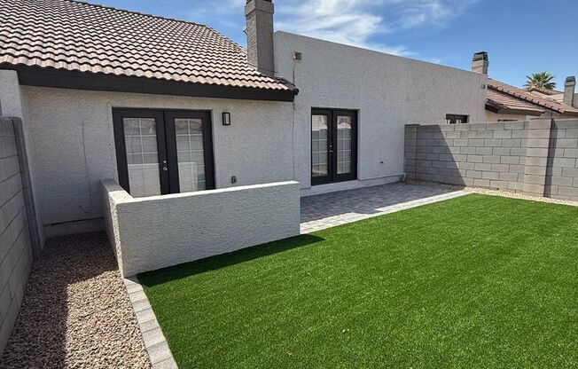 Central Phoenix Townhome Oasis – 2 Bed, 2 Bath, Gated with Pool!