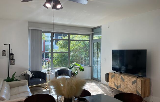 Large 1 Bedroom 1 Bath next to Petco Park