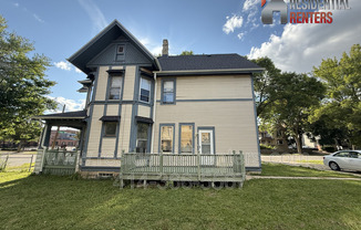 202 E N AVE