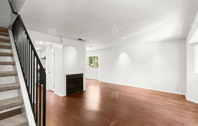 SPACIOUS AND BRIGHT 2 BED +2.5 BATH CONDO! 1/2 MONTH OFF MOVE IN SPECIAL!