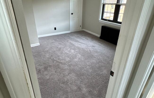 1 bed, 1 bath, 650 sqft, $1,200, Unit 08-1586