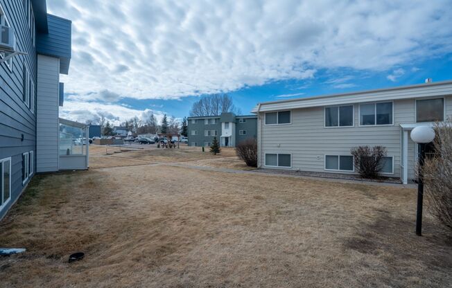 2 beds, 1 bath, 715 sqft, $995, Unit F206