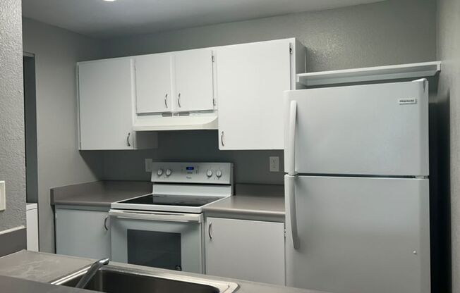 2 beds, 1 bath, 850 sqft, $1,550, Unit 1107 L7
