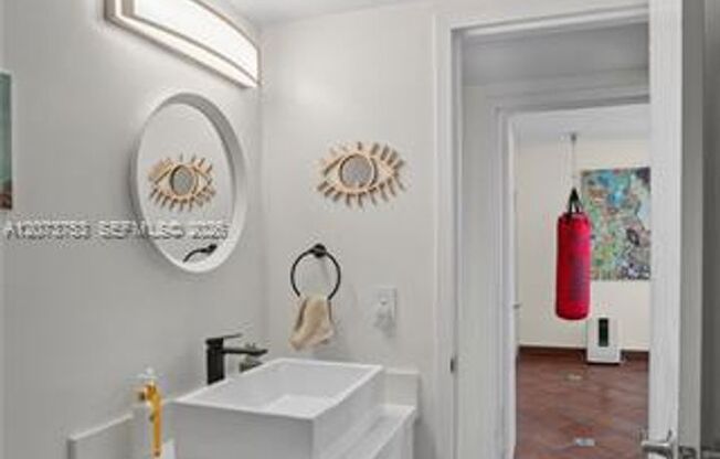 2 beds, 2 baths, $3,000, Unit # 1204