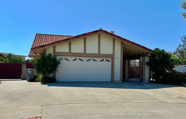 Oxnard | Newly Renovated | 4 Bed + 2.5 Bath | College Estates | 3721 Concord Ct