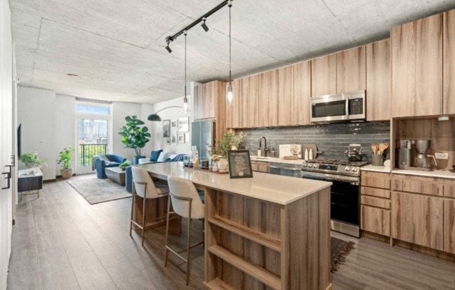 140 N ASHLAND