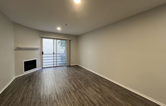 1 bed, 1 bath, 700 sqft, $1,898, Unit 408