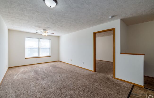 1300 1459 W EAGLEWOOD DR