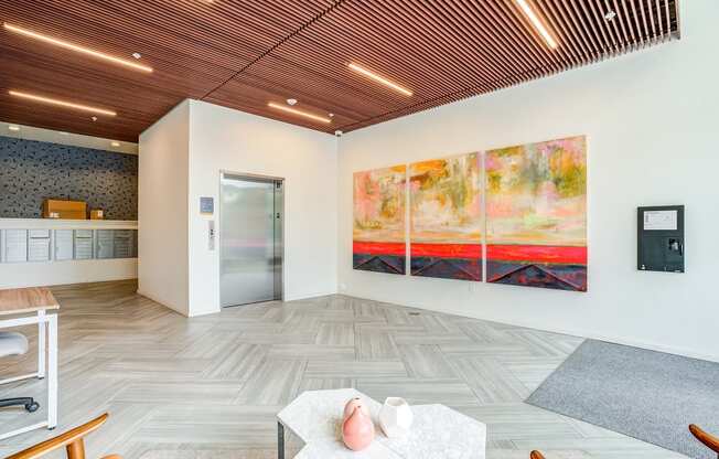 The Marilyn_The Lobby