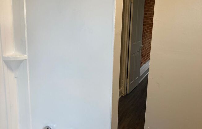 Studio, 1 bath, 450 sqft, $1,149, Unit 50-4