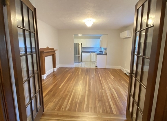 2 beds, 1 bath, 1,100 sqft, $2,750, Unit 2A