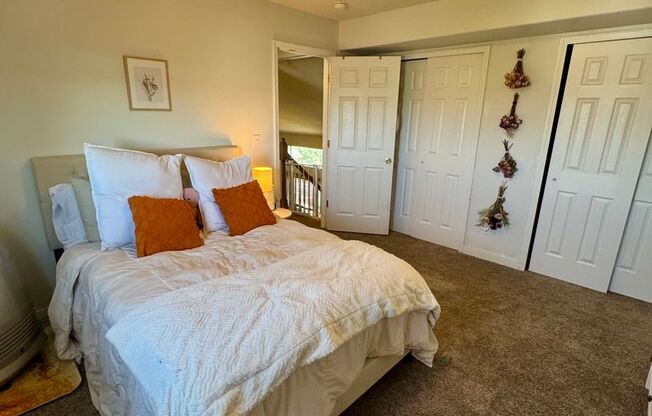 3 bedroom home in Wagon Trails with community POOL