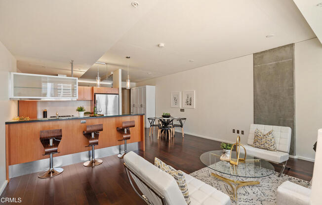 1 bed, 1 bath, 860 sqft, $3,000, Unit 914