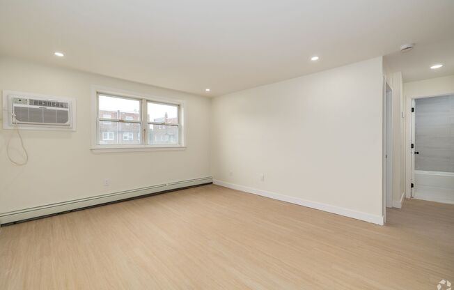 1 bed, 1 bath, 550 sqft, $1,295, Unit A3