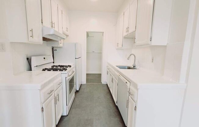 2 beds, 1 bath, $3,955, Unit 11