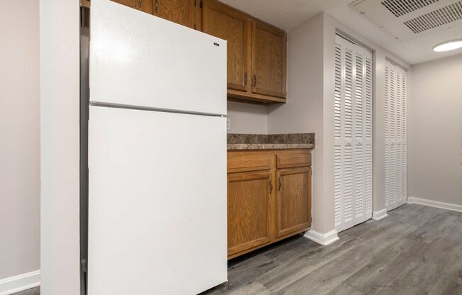 2 beds, 2 baths, $895, Unit 222